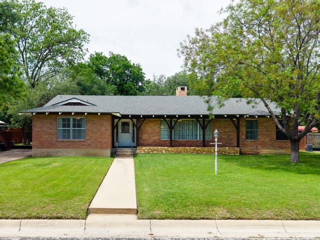 1409 W North Ave