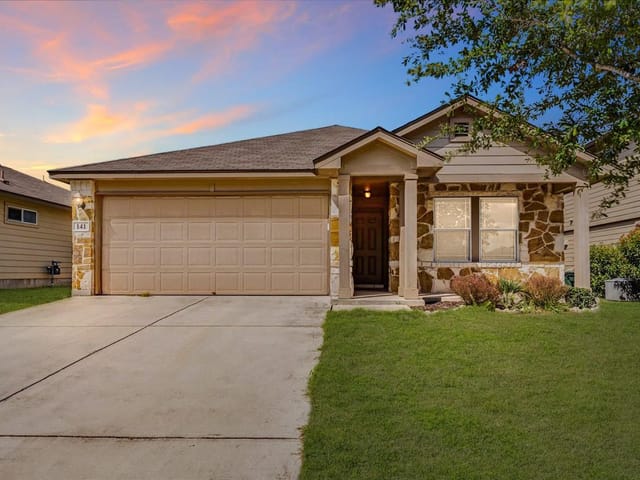 141 Linden LN
