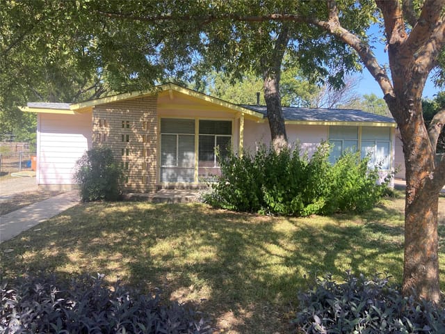 1410 Corona Dr