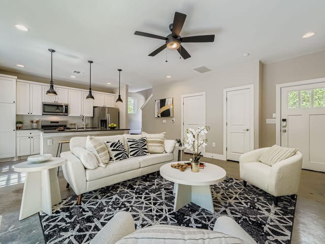1410 E 2nd St Unit #2