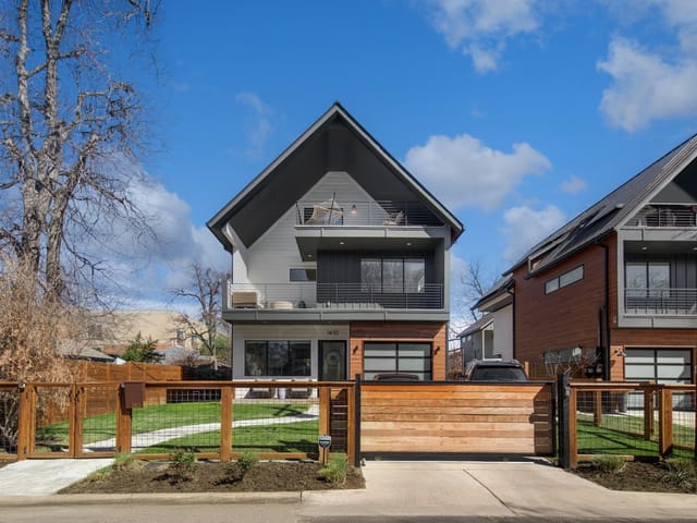 1410 E 3rd ST Unit #A