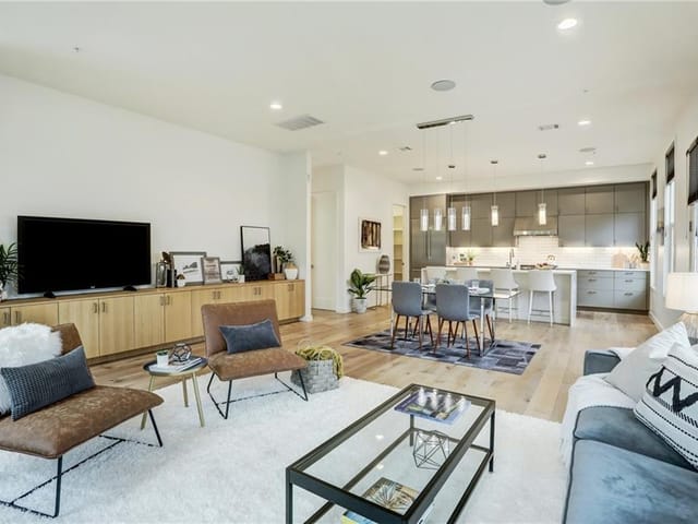 1410 Woodlawn BLVD Unit #B