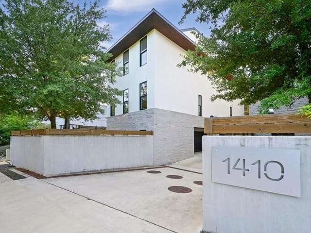 1410 Woodlawn BLVD Unit #C