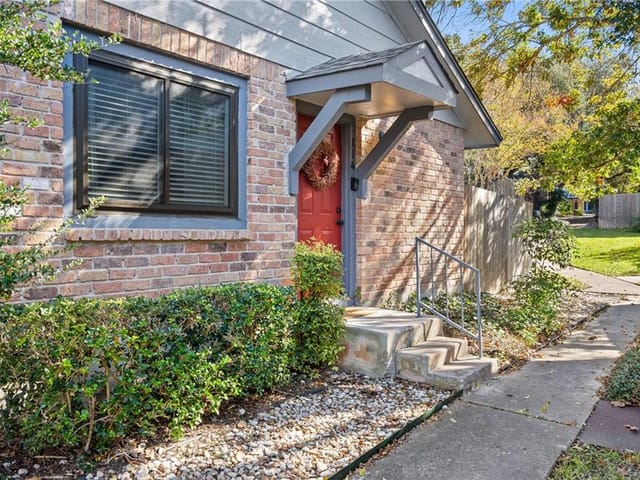 1411 Gracy Farms Ln Unit #114