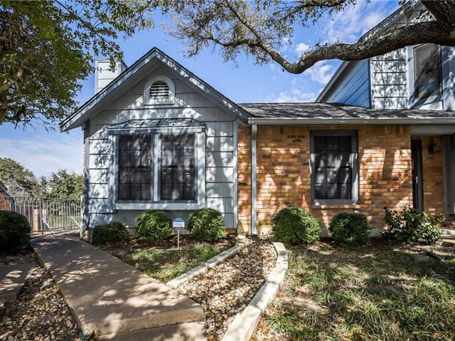 1411 Gracy Farms Ln Unit #24