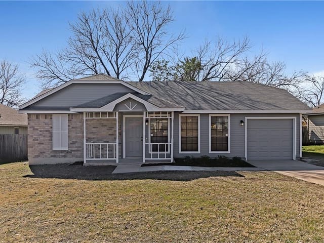 1413 Dominique Dr