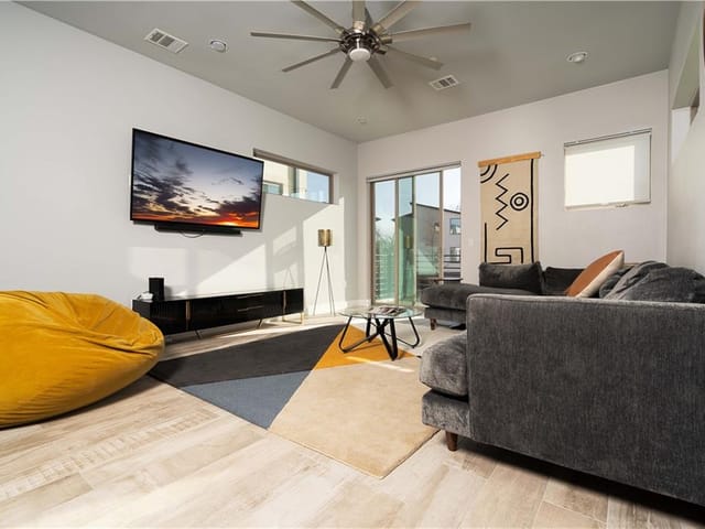 1417 Kramer Ln Unit #10