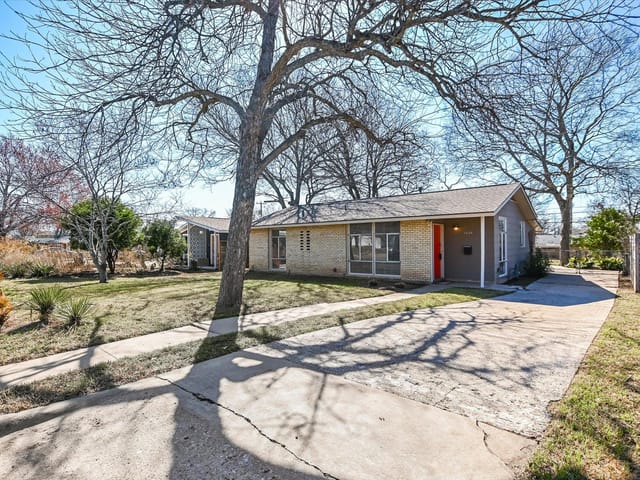 1419 Corona DR