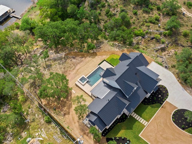 1419  Likeness Rd