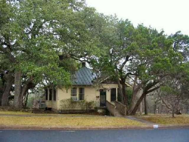 1419 TRAVIS HEIGHTS Blvd