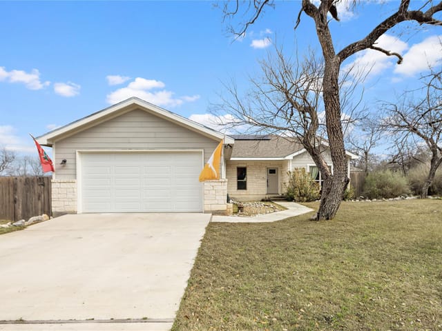 142 W Persimmon Dr