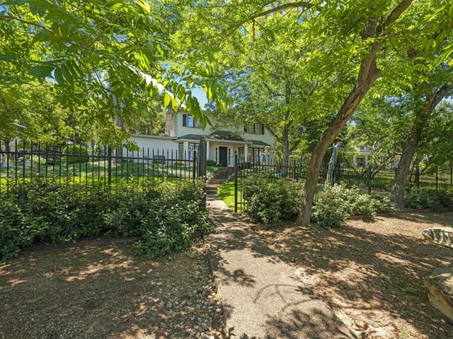 1420 Yaupon Valley RD