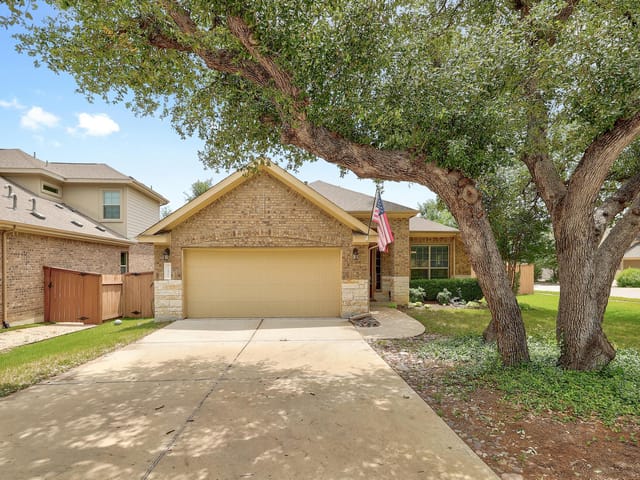14201 W Tyburn TRL