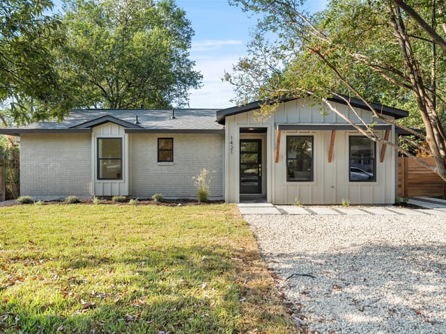 1421 Westmoor DR