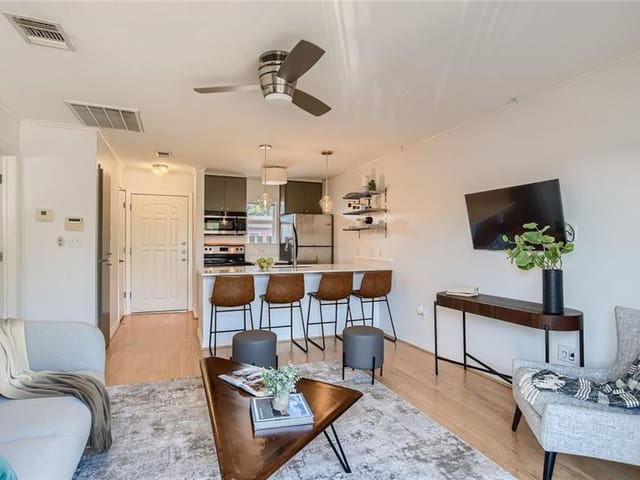 1422 Collier St Unit #211