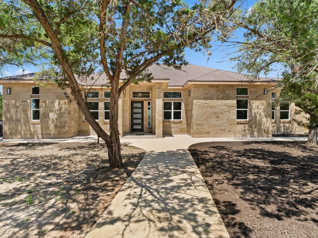 1424 Cattail Dr