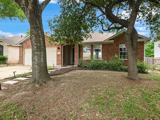 1425 Bradbury Ln