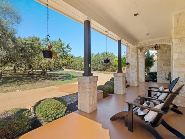 1426 Shelton Ranch RD