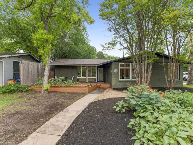 1428 Corona DR