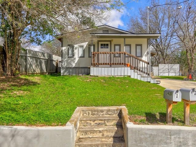 1428 Webberville Rd