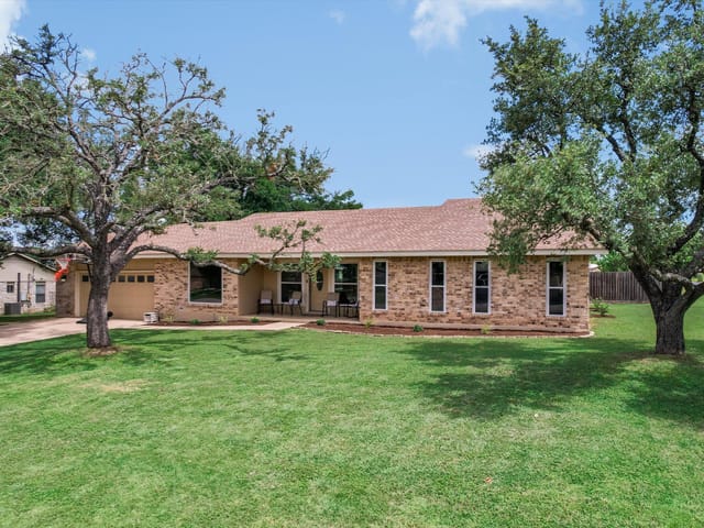 1433 Windcrest DR