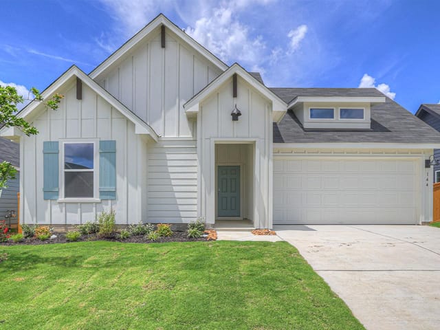 144  FLORA VISTA St