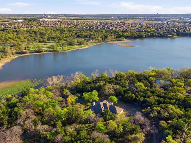144 Woodland Trl