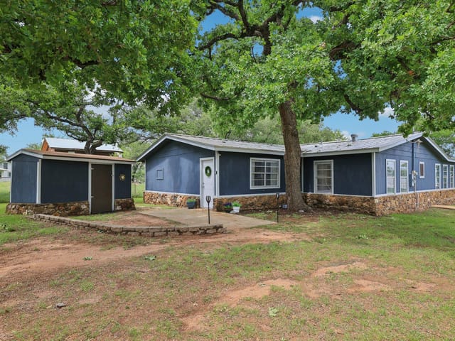 145 Oak Point Dr