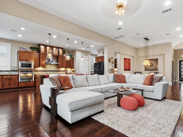14504 Laurinburg DR