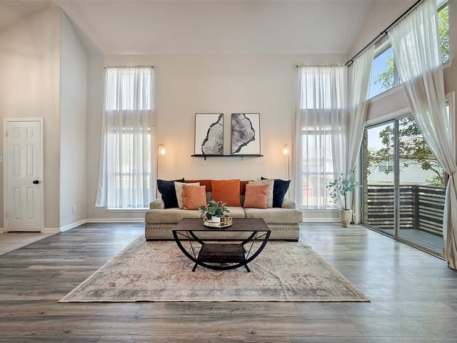 14507 Regents Walk