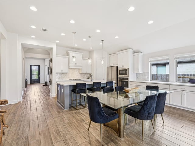 14521 Kira Ln