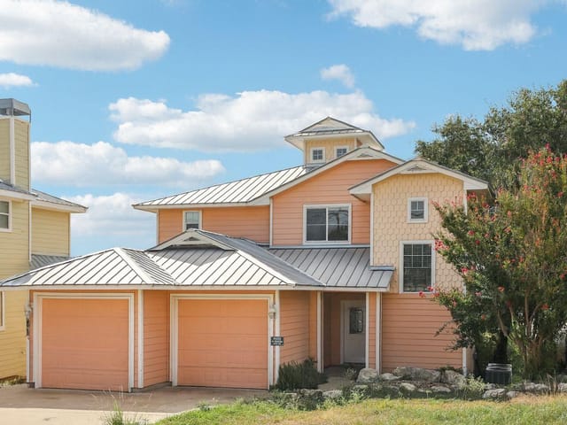 1477 Lavaca