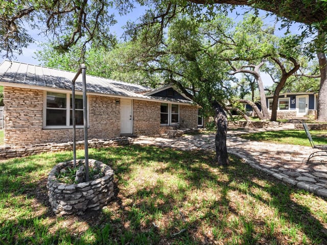 14802 Arrowhead Dr
