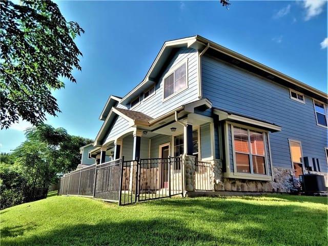 1481 E Old Settlers Blvd Unit #1002