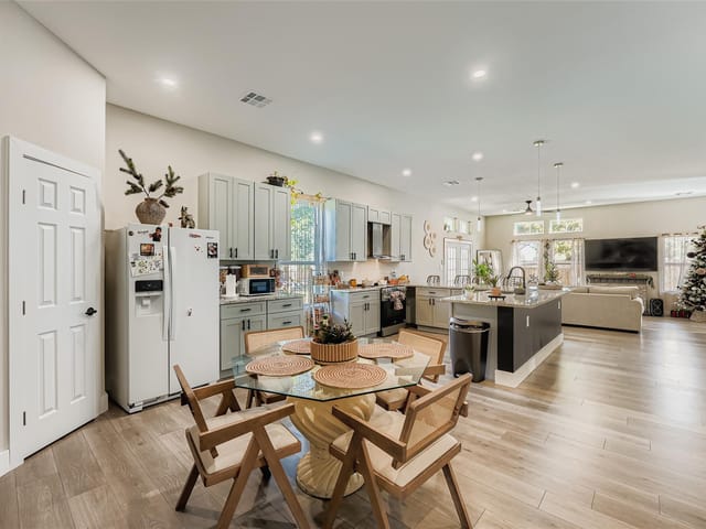 149 Arosa DR