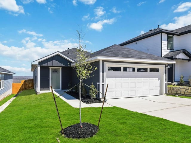 149 Schuenemann Way