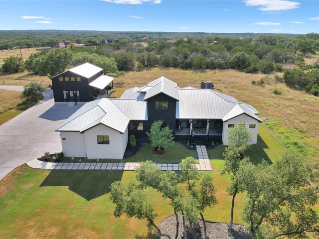 150 Wandering Oak CIR