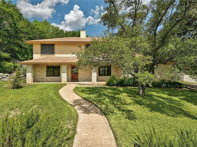 1500 Ben Crenshaw Way