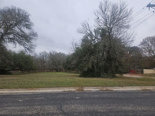 1500 Forest Ln