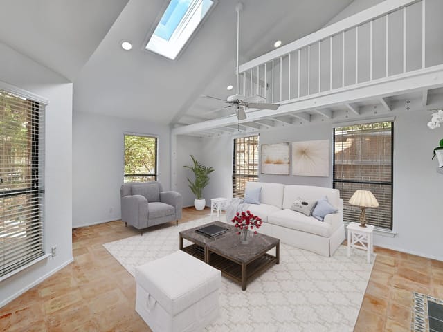 1500 W Lynn St Unit #107