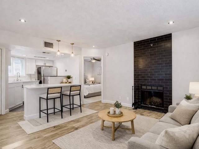 1500 Woodlawn Blvd Unit #105