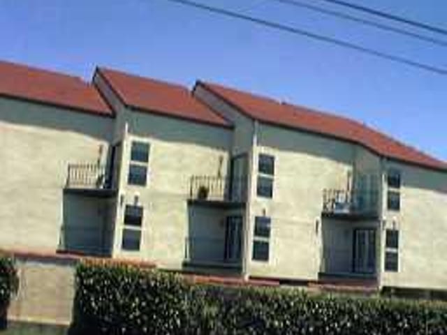 1500 WOODLAWN BLVD Unit #11