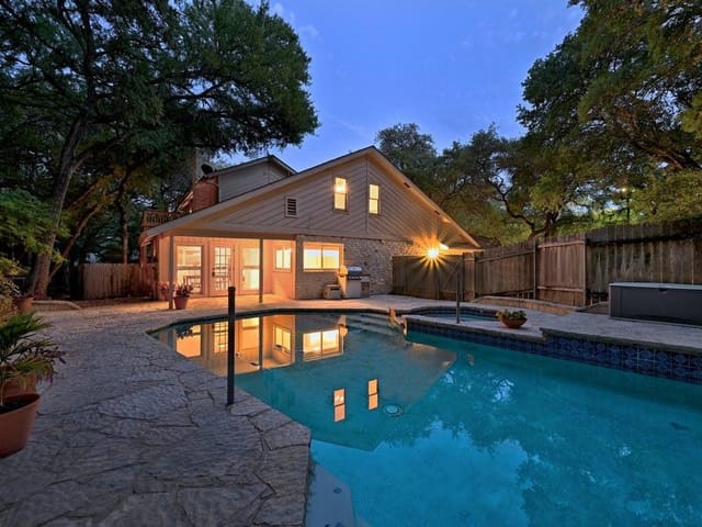 1501 Breezeknoll Cir