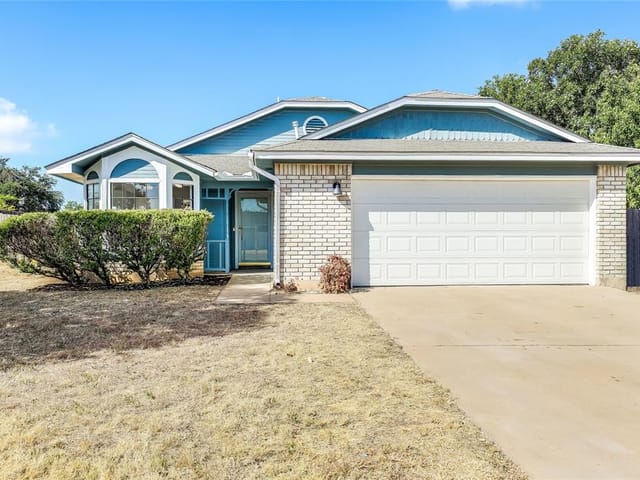 1501 Charolais Dr