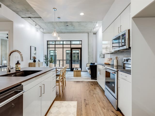 1501 E 4th ST Unit #206