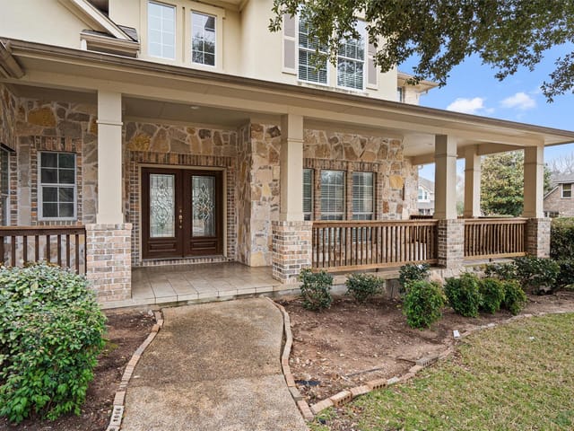1501 Lake Forest CV