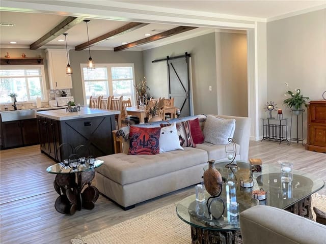 1501 Miami Dr