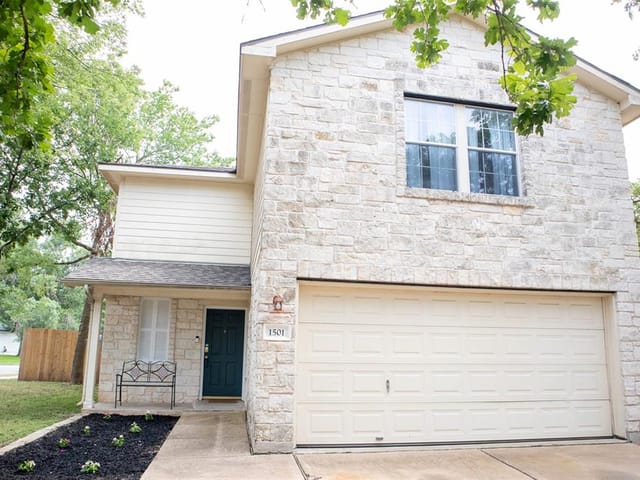 1501 Strickland Dr