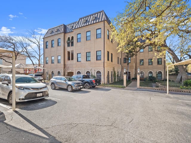 1501 W 6th St