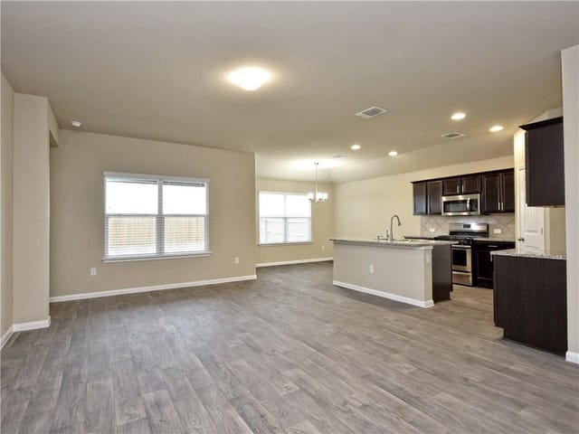 15013 Custis Ln